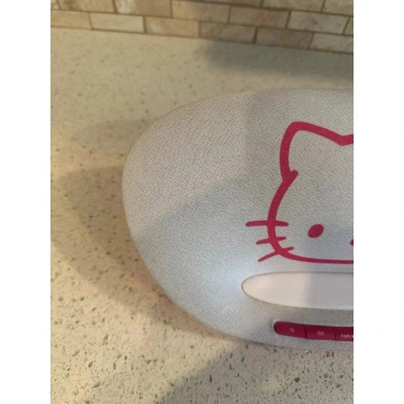 hello kitty oval bluetooth speaker  123 - Picture 6 of 6